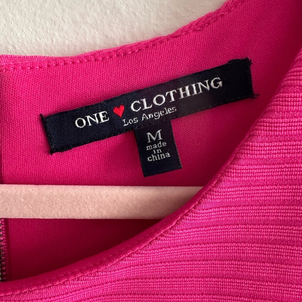 One Clothing Fuchsia Ribbed Crop Top - Picture 3 of 3